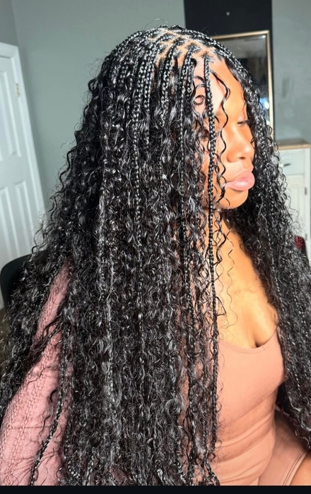 Small bohemian knotless braids